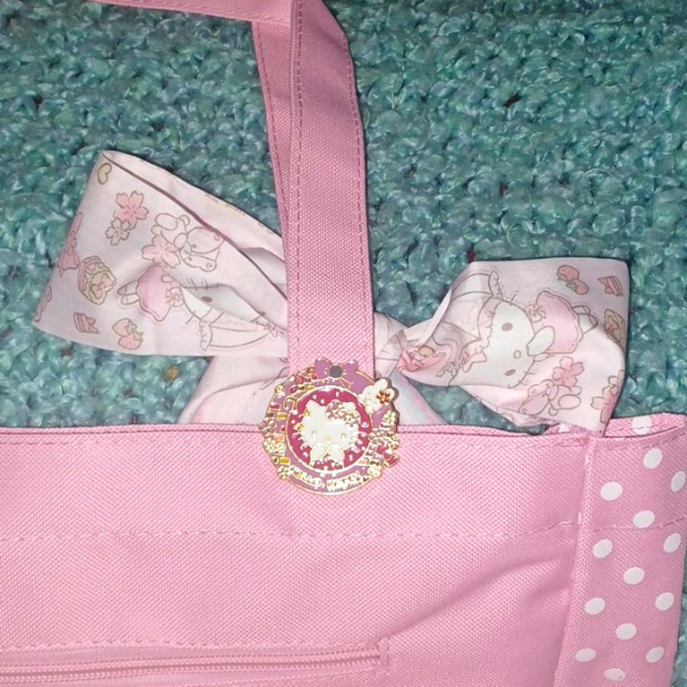 Pink Hello Kitty Bag with Ribbon 🎀 - Picture 3 of 13